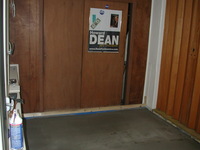 E990, 2005:01:24 22:41:57 -- 2/239 sec, f/2.5.  Flash.2048x1536 NORMAL .