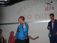 118_1853.JPG(800129 bytes) -- Canon-Canon PowerShot G3,  2003:11:02 00:34:31,  [2272 x 1704],  fl=Y,  f=10.2mm  (35mm equivalent: 52mm),  exptime=0.017 s  (1/60),  f/2.2