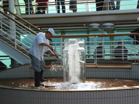 Canon PowerShot G3, 2003:08:02 19:00:31 -- 1/250 sec, f/8.0.  Flash, Compulsory, Red-Eye Reduce.2272x1704 Red-Eye Reduction (On).