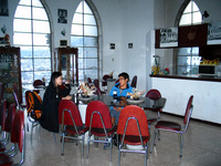 Canon PowerShot G3, 2004:03:22 19:00:42 -- 1/60 sec, f/2.0.  Flash, Compulsory, Red-Eye Reduce.2272x1704 Red-Eye Reduction (On).