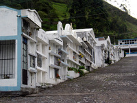 Canon PowerShot G3, 2004:03:26 18:29:26 -- 1/125 sec, f/4.0.  No Flash, Auto.2272x1704 Red-Eye Reduction (Auto).