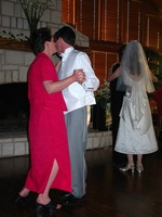 Canon PowerShot G3, 2004:06:05 21:02:23 -- 1/60 sec, f/2.2.  Flash, Auto, Red-Eye Reduce.2272x1704 Red-Eye Reduction (Auto).