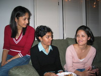 149_4954.JPG(811981 bytes) -- Canon-Canon PowerShot G3,  2004:11:21 23:38:33,  [2272 x 1704],  fl=Y,  f= 7.2mm  (35mm equivalent: 36mm),  exptime=0.017 s  (1/60),  f/2.0