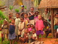 152_5216.JPG(1248642 bytes) -- Canon-Canon PowerShot G3,  2004:12:18 23:31:30,  [2272 x 1704],  fl=Y,  f=28.8mm  (35mm equivalent: 146mm),  exptime=0.0100 s  (1/100),  f/4.0