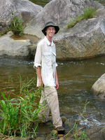 152_5237.JPG(2177226 bytes) -- Canon-Canon PowerShot G3,  2004:12:19 00:50:15,  [2272 x 1704],  fl=N,  f=28.8mm  (35mm equivalent: 146mm),  exptime=0.0031 s  (1/320),  f/4.0