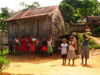 152_5253.JPG(1273911 bytes) -- Canon-Canon PowerShot G3,  2004:12:19 01:45:25,  [2272 x 1704],  fl=Y,  f= 7.2mm  (35mm equivalent: 36mm),  exptime=0.0040 s  (1/250),  f/4.0