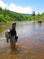 152_5269.JPG(1186488 bytes) -- Canon-Canon PowerShot G3,  2004:12:19 03:38:58,  [2272 x 1704],  fl=N,  f= 7.2mm  (35mm equivalent: 36mm),  exptime=0.0020 s  (1/500),  f/4.0