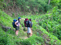 152_5291.JPG(2957125 bytes) -- Canon-Canon PowerShot G3,  2004:12:19 07:03:01,  [2272 x 1704],  fl=N,  f=28.8mm  (35mm equivalent: 146mm),  exptime=0.017 s  (1/60),  f/4.0