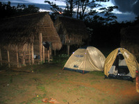 153_5400.JPG(2078677 bytes) -- Canon-Canon PowerShot G3,  2004:12:21 22:00:05,  [2272 x 1704],  fl=Y,  f= 7.2mm  (35mm equivalent: 36mm),  exptime=0.017 s  (1/60),  f/2.0