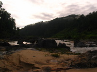 154_5416.JPG(753871 bytes) -- Canon-Canon PowerShot G3,  2004:12:22 00:10:46,  [2272 x 1704],  fl=N,  f= 7.2mm  (35mm equivalent: 36mm),  exptime=0.0012 s  (1/800),  f/4.0