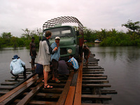 154_5468.JPG(1725061 bytes) -- Canon-Canon PowerShot G3,  2004:12:23 02:43:47,  [2272 x 1704],  fl=N,  f= 7.2mm  (35mm equivalent: 36mm),  exptime=0.0012 s  (1/800),  f/4.0