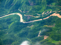 154_5476.JPG(2491709 bytes) -- Canon-Canon PowerShot G3,  2004:12:23 07:58:03,  [2272 x 1704],  fl=N,  f=28.8mm  (35mm equivalent: 146mm),  exptime=0.0016 s  (1/640),  f/4.0