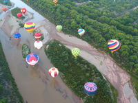 Canon PowerShot G3, 2005:10:08 09:48:47 -- 1/50 sec, f/4.0.  No Flash, Compulsory.2272x1704 Off.