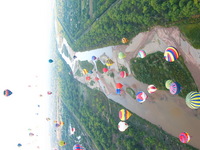 Canon PowerShot G3, 2005:10:08 09:49:40 -- 1/50 sec, f/4.0.  No Flash, Compulsory.2272x1704 Off.