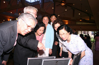 Canon EOS DIGITAL REBEL, 2006:04:22 20:15:01 -- 1/60 sec, f/4.0.  Flash, Compulsory.3072x2048 On.