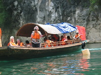 Canon PowerShot G3, 2006:06:21 10:38:40 -- 1/250 sec, f/4.0.  No Flash, Auto.2272x1704 Red-Eye Reduction (Auto).