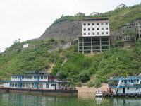 Canon PowerShot G3, 2006:06:21 12:19:37 -- 1/640 sec, f/4.0.  No Flash, Auto.2272x1704 Red-Eye Reduction (Auto).