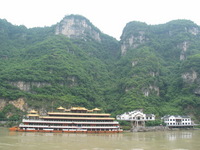 Canon PowerShot G3, 2006:06:22 10:44:48 -- 1/160 sec, f/4.0.  No Flash, Auto.2272x1704 Red-Eye Reduction (Auto).