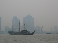 Canon PowerShot G3, 2006:07:02 16:25:46 -- 1/640 sec, f/4.0.  No Flash, Auto.2272x1704 Red-Eye Reduction (Auto).