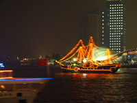 Canon PowerShot G3, 2006:07:02 21:53:38 -- 1/6 sec, f/3.0.  No Flash, Compulsory.2272x1704 Off.