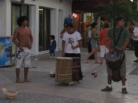 Canon PowerShot A710 IS, 2007:12:24 17:21:46 -- 1/60 sec, f/3.5.  Flash, Auto, Red-Eye Reduce.3072x2304 Red-Eye Reduction (Auto).