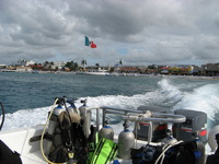 Canon PowerShot A710 IS, 2007:12:29 14:00:54 -- 1/1000 sec, f/4.0.  No Flash, Auto.3072x2304 Red-Eye Reduction (Auto).