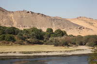 Canon EOS 5D Mark II, 2009:12:23 05:49:14 -- 1/320 sec, f/8.0.  No Flash, Compulsory.5616x3744 Off.