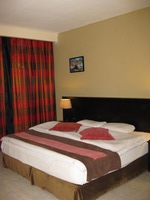 Canon PowerShot SD1100 IS, 2010:04:13 14:14:30 -- 1/60 sec, f/2.8.  Flash, Auto, Red-Eye Reduce.3264x2448 Red-Eye Reduction (Auto).