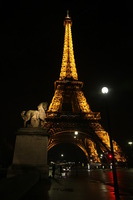 Canon EOS 5D Mark II, 2011:03:29 17:55:23 -- 1/20 sec, f/4.0.  No Flash, Compulsory.5616x3744 Off.