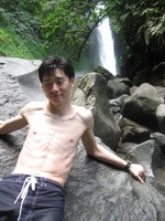 Canon PowerShot A590 IS, 2011:12:25 12:40:09 -- 1/60 sec, f/2.6.  No Flash, Auto.3264x2448 Red-Eye Reduction (Auto).