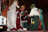 Canon EOS 5D Mark II, 2012:08:09 20:16:45 -- 1/15 sec, f/4.0.  Flash, Compulsory.5616x3744 External Flash.