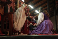 Canon EOS 5D Mark II, 2012:08:09 20:35:00 -- 1/40 sec, f/4.0.  No Flash, Compulsory.5616x3744 Off.