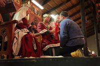 Canon EOS 5D Mark II, 2012:08:09 20:46:44 -- 1/25 sec, f/4.0.  No Flash, Compulsory.5616x3744 Off.