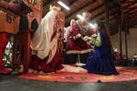 Canon EOS 5D Mark II, 2012:08:09 20:49:42 -- 1/25 sec, f/4.0.  No Flash, Compulsory.5616x3744 Off.