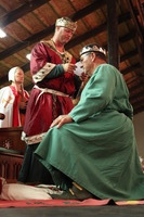 Canon EOS 5D Mark II, 2012:08:09 21:20:56 -- 1/20 sec, f/4.0.  No Flash, Compulsory.5616x3744 Off.