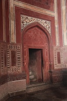 Canon EOS 5D Mark II, 2013:02:02 11:45:30 -- 1/40 sec, f/4.0.  No Flash, Compulsory.5616x3744 Off.