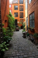 Canon EOS 5D Mark II, 2016:07:12 09:22:09 -- 1/40 sec, f/5.6.  No Flash, Compulsory.5616x3744 