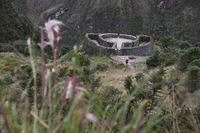 Canon EOS 5D Mark II, 2010:04:28 16:04:03 -- 1/125 sec, f/5.6.  No Flash, Compulsory.5616x3744 Off.